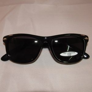 NWOT Wayfarer Unisex Sunglasses UV 400 Lens